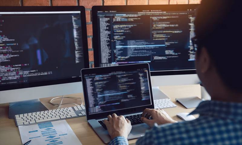 数据科学选型:R与Python如何赋能应县网站建设?